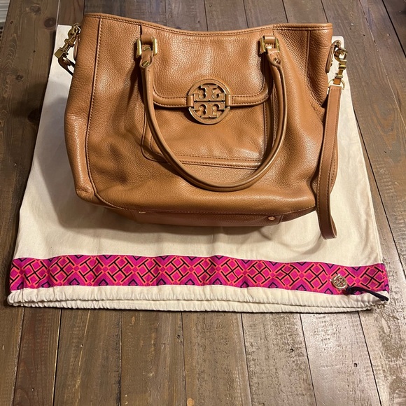 Tory Burch Large Shoulder Bag - Picture 6 of 10